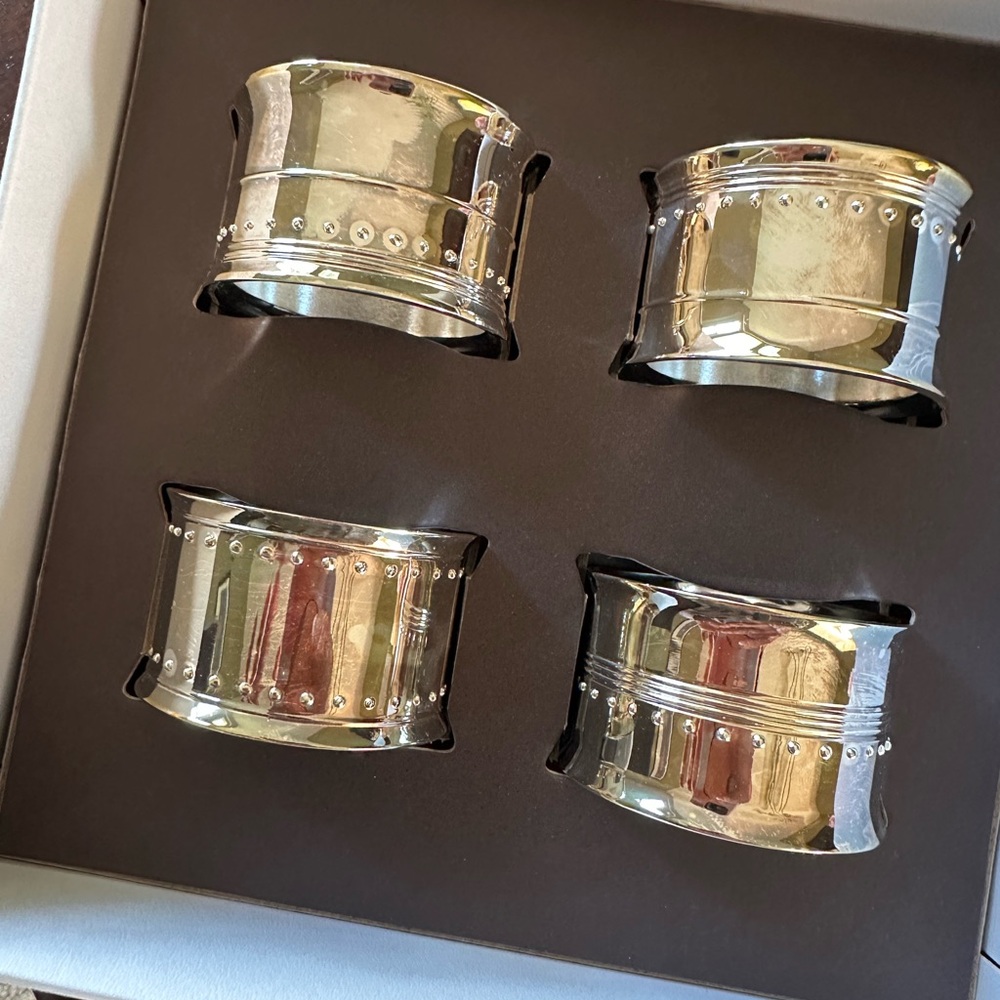 Vera Wang Silver Napkin Rings Set